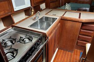 37ft Hunter Yacht For Sale