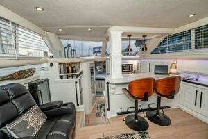 1991 Cruisers Yachts 3850 Aft Cabin thumbnail 23