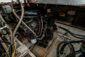 1991 Cruisers Yachts 3850 Aft Cabin thumbnail 44