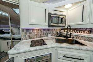1991 Cruisers Yachts 3850 Aft Cabin thumbnail 18