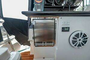 1991 Cruisers Yachts 3850 Aft Cabin thumbnail 40