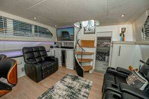 1991 Cruisers Yachts 3850 Aft Cabin thumbnail 11