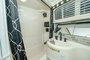 1991 Cruisers Yachts 3850 Aft Cabin thumbnail 26