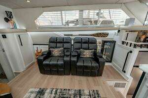 1991 Cruisers Yachts 3850 Aft Cabin thumbnail 10