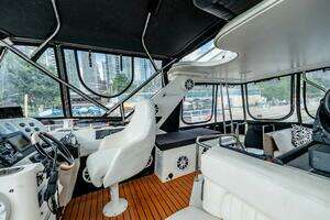 1991 Cruisers Yachts 3850 Aft Cabin thumbnail 34