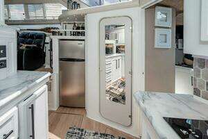 1991 Cruisers Yachts 3850 Aft Cabin thumbnail 22