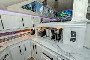 1991 Cruisers Yachts 3850 Aft Cabin thumbnail 21