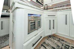 1991 Cruisers Yachts 3850 Aft Cabin thumbnail 19