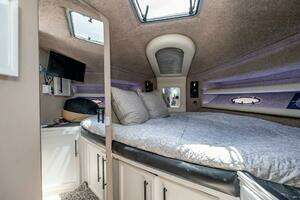 1991 Cruisers Yachts 3850 Aft Cabin thumbnail 30