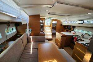 2023 Jeanneau Sun Odyssey 440 thumbnail 10