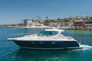 Worked the Plan 2009 Tiara Yachts 3900 Sovran Yacht For Sale in Newport Beach CA