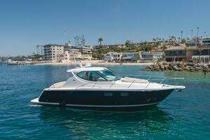 Worked the Plan 2009 Tiara Yachts 3900 Sovran Yacht For Sale in Newport Beach CA