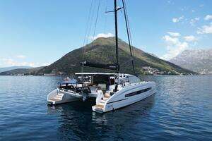 Jolie 2022 Outremer 55 Yacht For Sale in Porto 