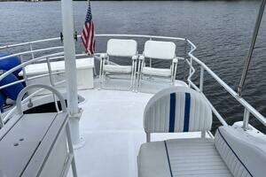 1998 Mainship 350 thumbnail 7