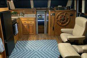 1998 Mainship 350 thumbnail 10