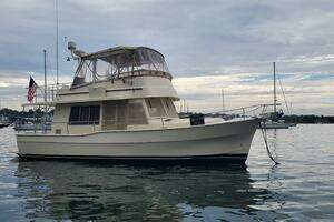 2004 Mainship 400 Trawler thumbnail 11