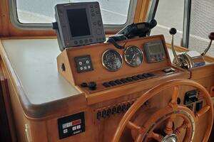 2004 Mainship 400 Trawler thumbnail 38