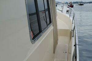 2004 Mainship 400 Trawler thumbnail 24