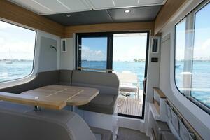 Nimbus Commuter 11 - Seating