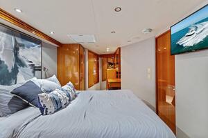 2006 Hatteras 68 CNV Big Game