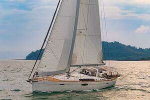 SI Spirit 2017 Beneteau Oceanis 60 Yacht For Sale in Phuket 