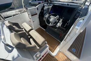 In Stock 2024 Nimbus T9 142 30ft Nimbus Yacht For Sale