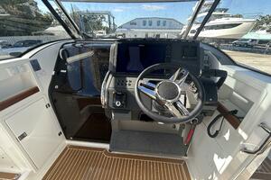 In Stock 2024 Nimbus T9 142 30ft Nimbus Yacht For Sale