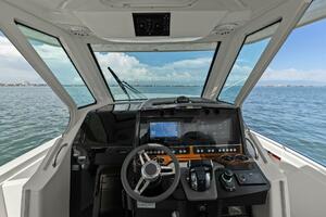 2021 Tiara Yachts 34 Sport LS - Helm