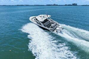 2021 Tiara Yachts 34 Sport LS - Profile