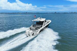 2021 Tiara Yachts 34 Sport LS - Profile