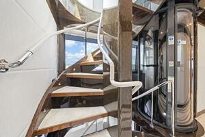 Steps to Skylounge  