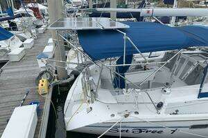 1995 Catalina 42 Mk II thumbnail 11