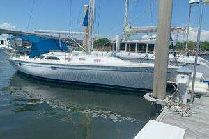 1995 Catalina 42 Mk II thumbnail 1