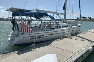 1995 Catalina 42 Mk II thumbnail 3