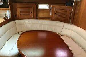 1995 Catalina 42 Mk II thumbnail 24