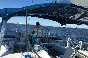 1995 Catalina 42 Mk II thumbnail 9
