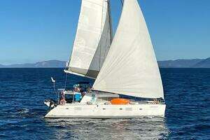 Voahangy 2005 Beneteau Lagoon 500 Yacht For Sale in Nouméa 