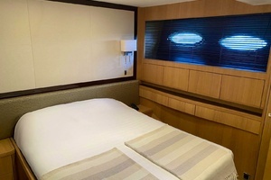2011 Princess Yachts thumbnail 30