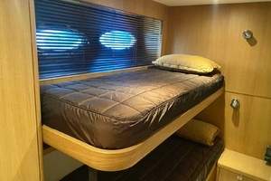 2011 Princess Yachts thumbnail 48