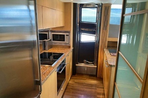 2011 Princess Yachts thumbnail 38