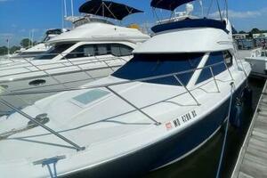 COOP 30ft Bayliner Yacht For Sale