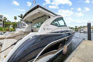2016 Formula 45 Yacht thumbnail 3