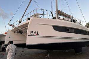 2023 Bali 4.2 thumbnail 33