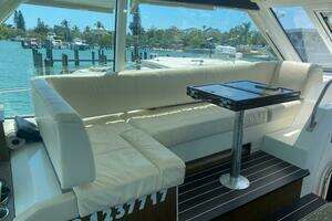 2012 Cruisers Yachts 48 Cantius thumbnail 3
