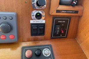 Dash Detail