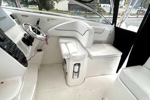 33ft Seaswirl Yacht For Sale