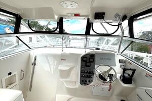 33ft Seaswirl Yacht For Sale