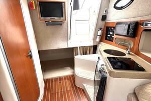 33ft Seaswirl Yacht For Sale