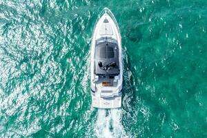 2014 Cruisers Yachts 45 Cantius thumbnail 9