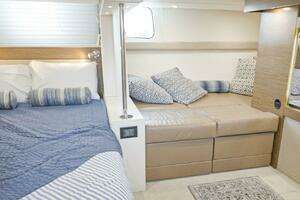 2014 Cruisers Yachts 45 Cantius thumbnail 60